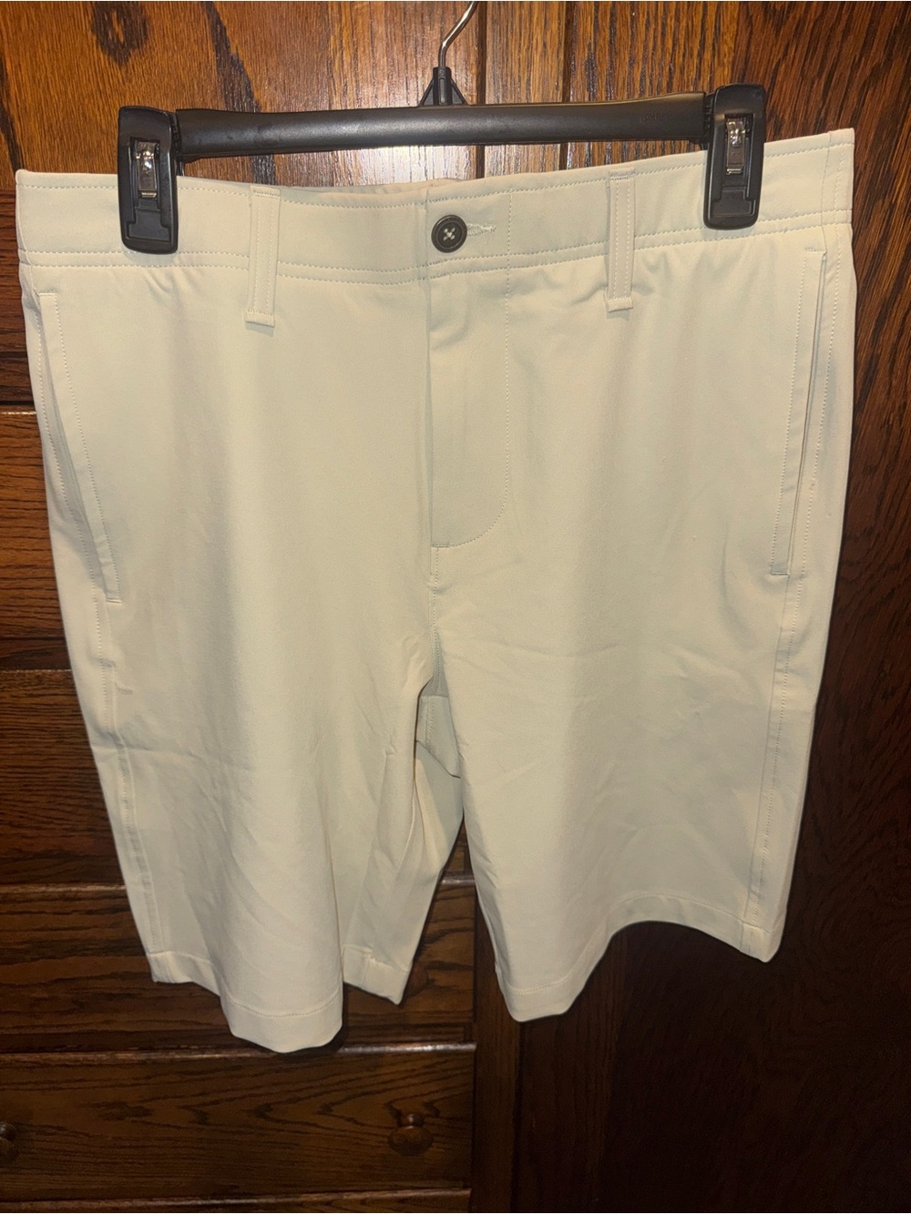 Under Armour Men's Flat Front Golf Shorts - Cream